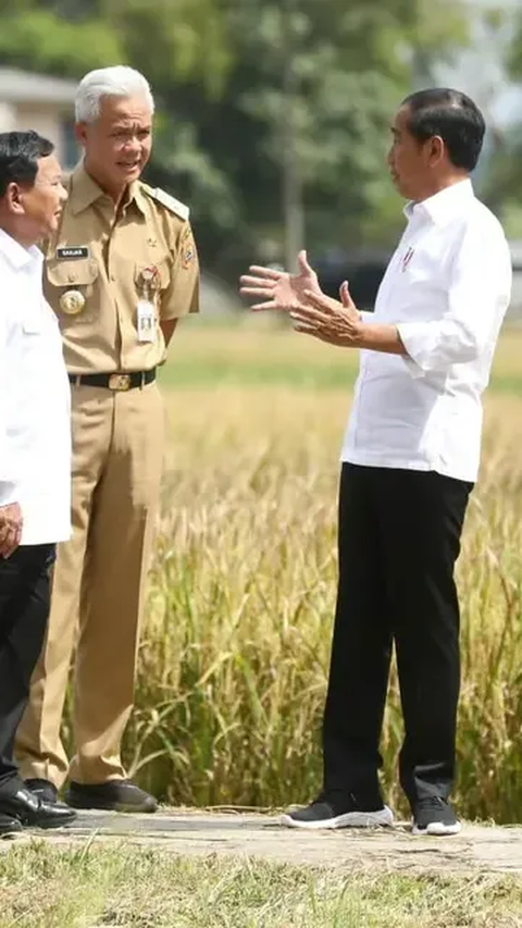 Di Depan Ganjar, Jokowi: Dari Saya Kecil Jalan Solo-Purwodadi Tak Pernah Beres