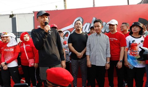 Saat mendampingi Ganjar di Bogor, keduanya juga sempat berkendara dalam satu mobil dan ngopi bareng di sebuah warung kopi.