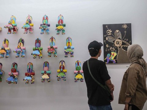 FOTO: Mengagumi Warna-warni Karya Seni Daniel Kho di Pameran Castaneda Factor