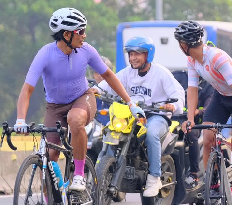 Rombongan pesepeda ditabrak oleh pengendara motor trail merek Kawasaki KLX 150 dengan pelat nomor B 3700 PCY di jalur sepeda kawasan Jalan Jenderal Sudirman, Jakarta Pusat pada Sabtu (22/7) kemarin.<br /><br />Kecelakaan itu pun menyebabkan tiga pengendara sepeda menjadi korban.