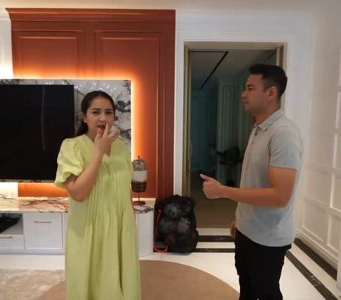 Nagita Slavina Ngeluh Berjerawat, Raffi Ahmad Kasih Peluk dan Cium 'Kurang Kasih Sayang dari Aku?'