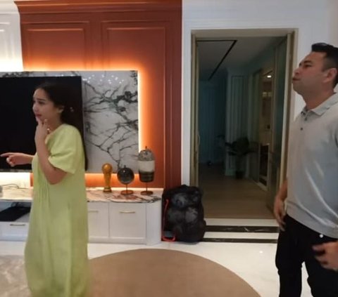 Nagita Slavina Ngeluh Berjerawat, Raffi Ahmad Kasih Peluk dan Cium 'Kurang Kasih Sayang dari Aku?'