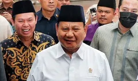 Sosok Prabowo Subianto tentu sudah tidak asing lagi bagi masyarakat Indonesia. Pensiunan Jenderal Kopassus ini kini tengah menjabat sebagai Menteri Pertahanan RI.
