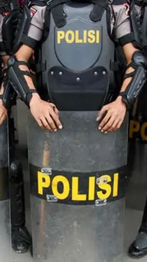 Polisi Amankan Plastik Hitam Berisi Senpi & 171 Butir Peluru di Hutan Papua