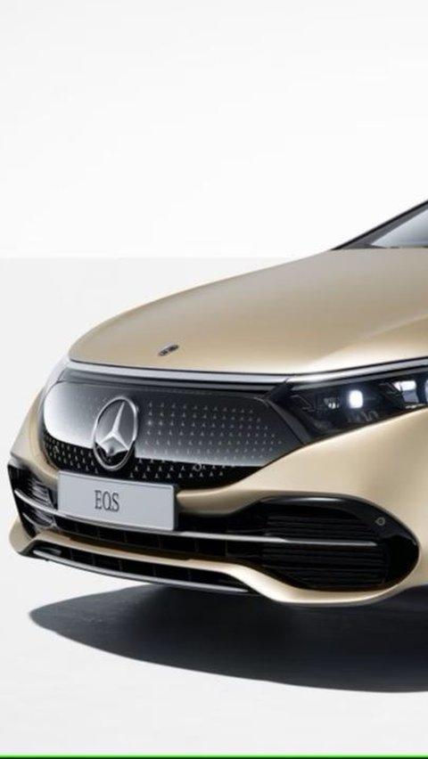 5. Mercedes-Benz EQS