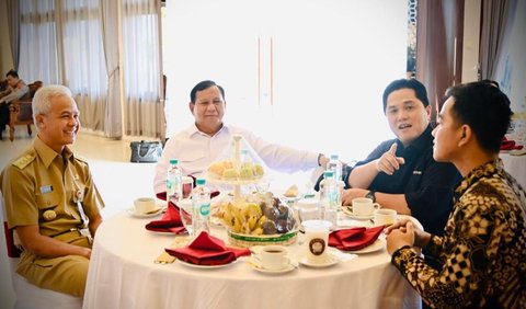 Bakal Capres PDIP Ganjar Pranowo dan Ketua Umum Gerindra Prabowo Subianto bertemu di Surakarta, Jawa Tengah.