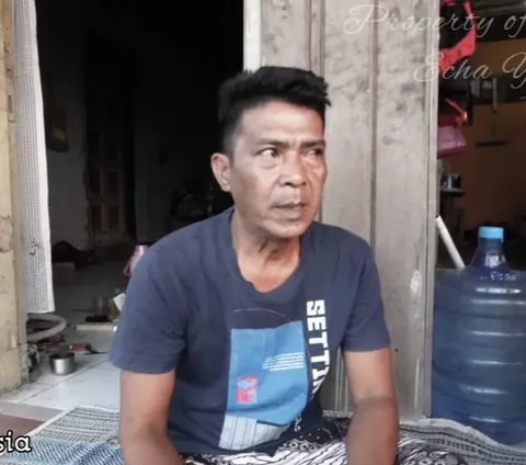 Miliki Orangtua Kaya Raya, Pria Ini Tinggal Sambil Ternak Entog di Rumah Mewah yang Terbengkalai