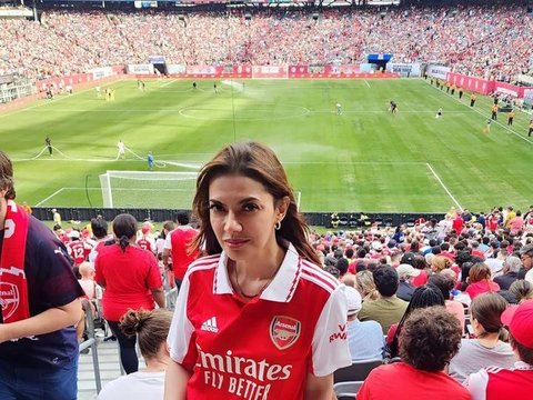 Najwa Shihab Nonton Laga Arsenal di AS