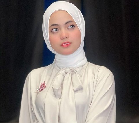 Makin Cantik dengan Hijab, Ini Potret Terbaru Putri DA yang Punya Gelar ‘Haji’