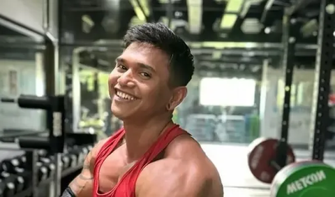 Dua orang yang dipanggil adalah seseorang bernama Brendan dan seorang Personal Trainer (PT) atau pelatih pribadi gym yang saat itu mendampingi korban.