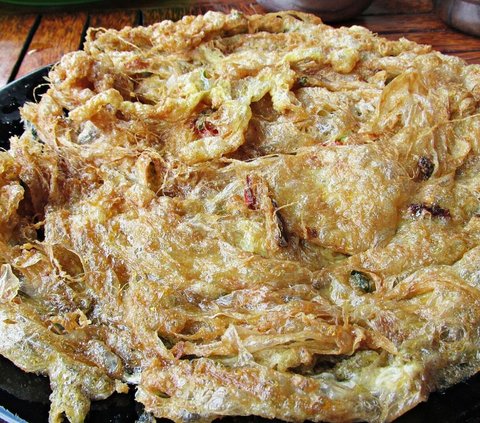 2. Resep Talua Barendo (Telur Dadar Padang Crispy)<br /><br />Salah satu lauk di masakan Padang yang populer adalah talua barendo.<br /><br />Dadarnya cukup istimewa, karena lebih renyah dan berbumbu.