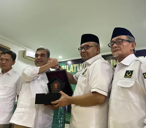 Partai Bulan Bintang (PBB) menyatakan mendukung Ketua Umum Gerindra Prabowo Subianto. Dukungan tersebut diterima baik oleh DPP Partai Gerindra.