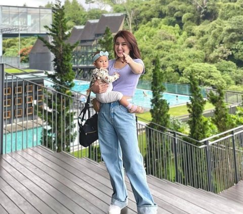 Genap Berusia 1 Tahun, Ini Potret Baby Vanilla Anak Rosiana Dewi yang Cantik dan Menggemaskan