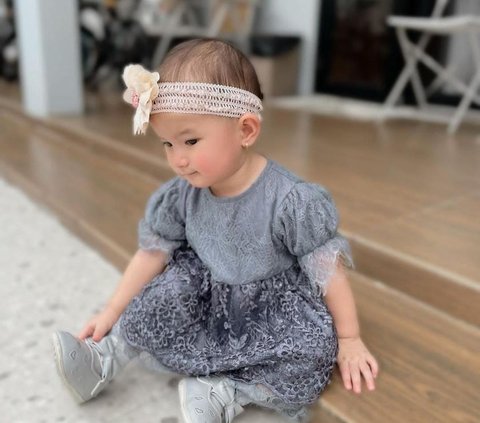 Genap Berusia 1 Tahun, Ini Potret Baby Vanilla Anak Rosiana Dewi yang Cantik dan Menggemaskan