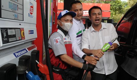 Pertamax Green bahan bakar fosil dengan bahan bakar nabati (BBN). Sejak 2008, Perusahaan migas pelat merah ini telah mencampurkan diesel dengan biodiesel berbahan dasar minyak sawit yang baurannya saat ini mencapai 35 persen, sesuai dengan kebijakan B35 Kementerian Energi dan Sumber Daya Mineral.