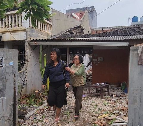 Kondisi Diah Aristy Kusuma Putri atau yang akrab disapa Putri begitu memprihatinkan. Mantan model majalah dewasa itu sedang jadi sorotan karena kehidupan serba kesusahan.