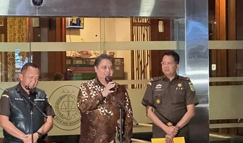 Singkat cerita, pengembangan itu pun berujung dengan Ketua Umum Partai Golkar itu.