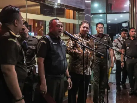 12 Jam Airlangga Hartarto di Kejagung Jawab 46 Pertanyaan soal Mafia Minyak Goreng