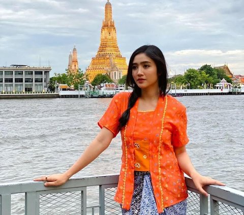Anggunnya Febby Rastanty Berkebaya di Thailand, Dipuji Cantiknya Indonesia Banget
