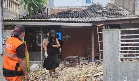 Putri merupakan seorang wanita sebatang kara yang tinggal di Jalan Mayang Sari III, RT 014 RW 015 Tugu Utara, koja, Jakarta Utara.