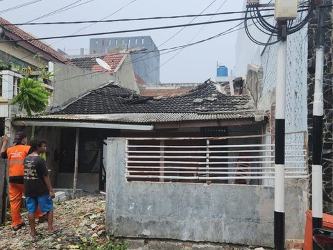 Rumah Putri Direnovasi