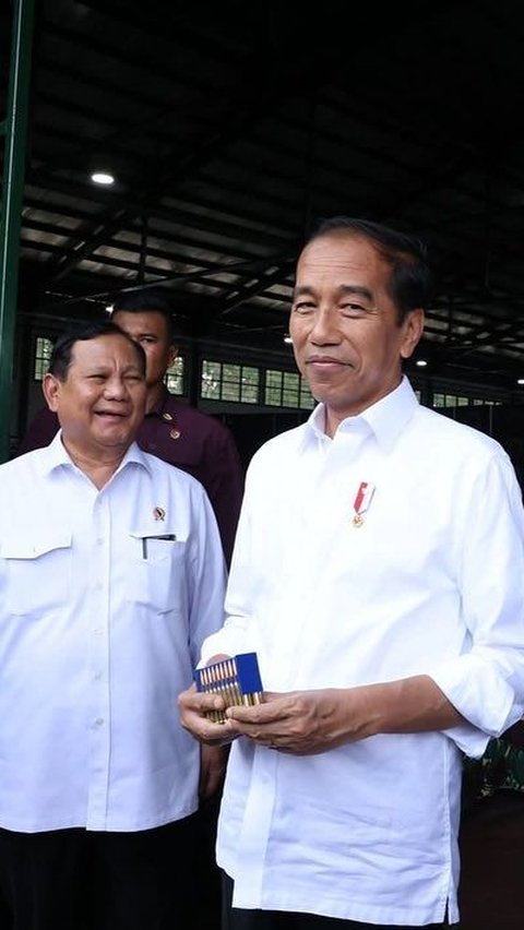 Pensiunan Jenderal Kopassus Kendarai Rantis Maung, Penumpangnya Presiden & Menteri