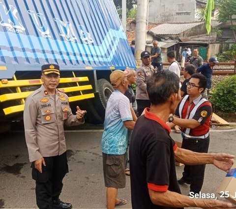 Kronologi Truk Tabrak Tiang LAA Sebabkan Perjalanan KRL Pondok Ranji-Kebayoran Terhambat