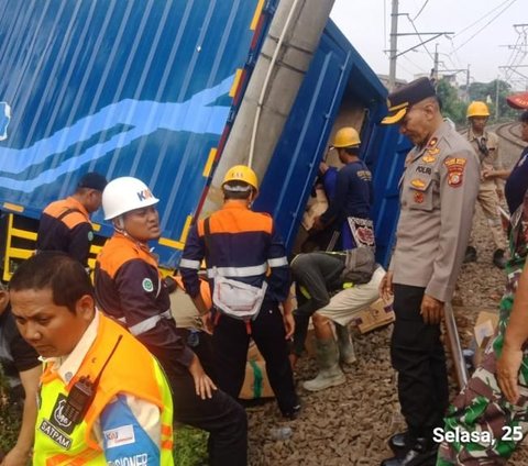 Kronologi Truk Tabrak Tiang LAA Sebabkan Perjalanan KRL Pondok Ranji-Kebayoran Terhambat