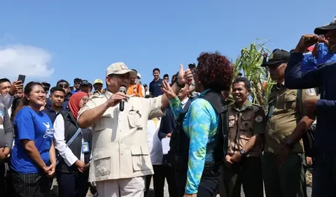 Sebelum Anies, Menteri Pertahanan RI Prabowo Subianto mengunjungi Susi Pudjiastuti di kediamannya di Dusun Karangsalam, Desa Pananjung, Pangandaran. Keduanya bicara empat mata kurang lebih satu jam.