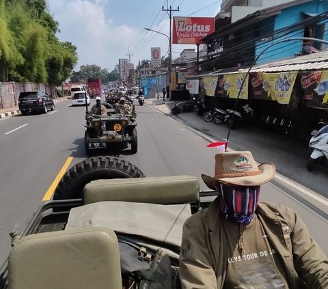 Jenderal Lulusan Terbaik Eks Wakapolri Santai Duduk di Jeep, Nikmati Malam Indah