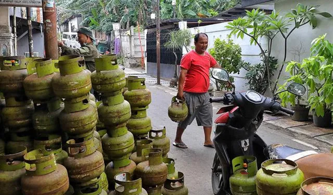 Kondisi tidak tepat sasaran itulah yang menurut dia, saat ini terus dibenahi, termasuk dari sisi pengawasan. Kemudian tak kalah penting adalah penerapan budaya malu pada masyarakat.