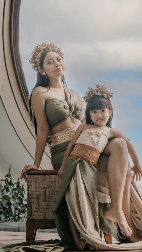 Dandan Adat Bali, Ini Potret Rachel Vennya, Xabiru, dan Chava yang Curi Perhatian