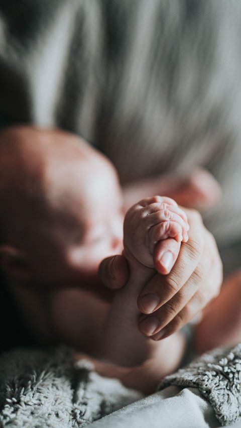 Bacaan Doa Mengubur Ari-Ari Bayi, Ketahui Hukumnya