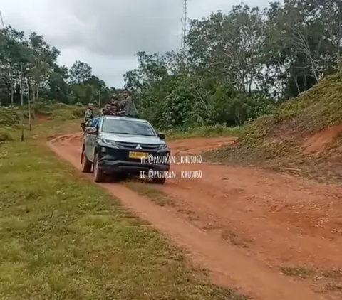 Jerit Tangis Tak Bisa Ditahan, Bocah Papua Adang Mobil TNI yang Hendak Pulang Kampung Usai Tugas