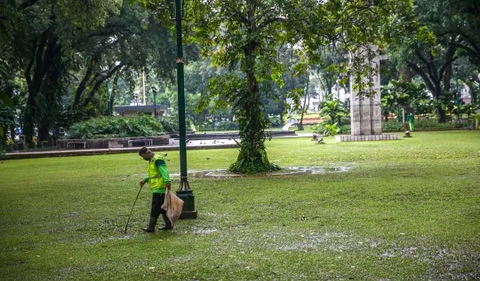 Wali Kota Jakarta Timur M. Anwar mengerahkan Satpol PP untuk menjaga hutan-hutan kota yang ada di wilayahnya.