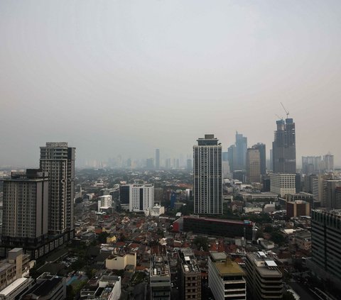 FOTO: Jakarta Kembali Dinobatkan Jadi Kota Pertama dengan Kualitas Udara Terburuk di Dunia