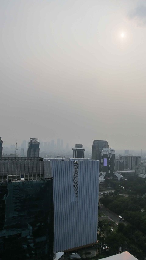 Kondisi udara yang tak sehat ini membuat warga ibu kota merasa terancam kesehatannya.