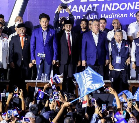 Diketahui, Anies telah mendapatkan tiket Capres melalui Koalisi Perubahan. Demokrat mengusulkan Ketua Umumnya Agus Harimurti Yudhoyono (AHY) dan PKS mengusulkan Ahmad Heryawan sebagai calon wakil presiden.
