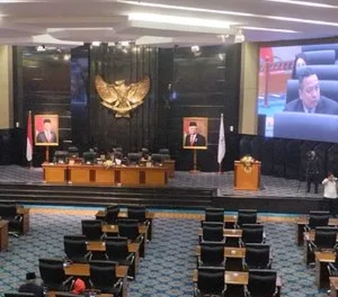 PDIP Gelar Rapat Putuskan Sanksi Cinta Mega yang Diduga Main Slot saat Paripurna