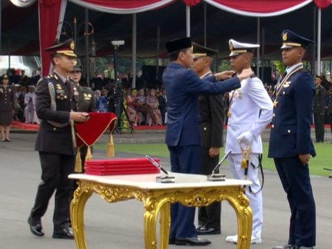 Jokowi Lantik Perwira TNI-Polri Baru Lulus, Ini Peraih Adhi Makayasa 2023 Ada Anak Mantan Kapolri