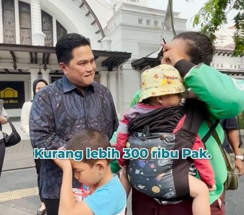 Momen Driver Ojol Wanita yang Bawa Dua Anaknya Ngojek Bertemu Erick Thohir, Dapat Hadiah Motor