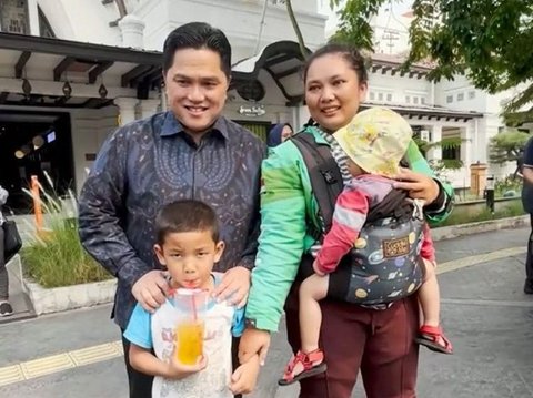 Momen Driver Ojol Wanita yang Bawa Dua Anaknya Ngojek Bertemu Erick Thohir, Dapat Hadiah Motor