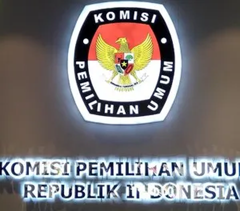 Ketua Komisi Pemilihan Umum (KPU) Hasyim Asy'ari angkat suara terkait maraknya atribut partai politik atau parpol pada pesta demokrasi 2024 yang diramaikan para perserta Pemilu.