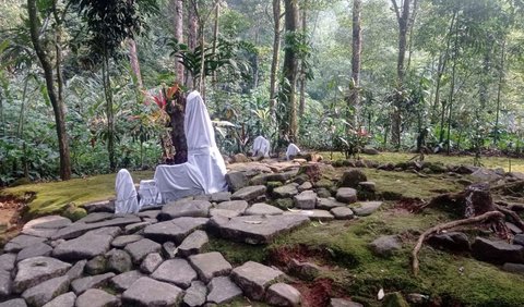 Gunung Salak Dianggap Sebagai Gunung Suci Bagi Masyarakat Sunda Kuna