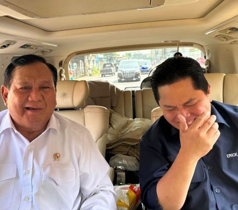 Menteri BUMN Erick Thohir membagikan momen ketika duduk satu mobil dengan Ketua Umum Partai Gerindra Prabowo Subianto. Momen itu diunggah akun instagram Erick Thohir, @erickthohir pada Rabu (26/7).