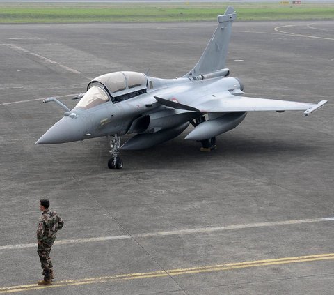 FOTO: Tampang Sangar Pesawat Tempur Rafale yang Diincar Prabowo Saat Mendarat di Lanud Halim Perdanakusuma