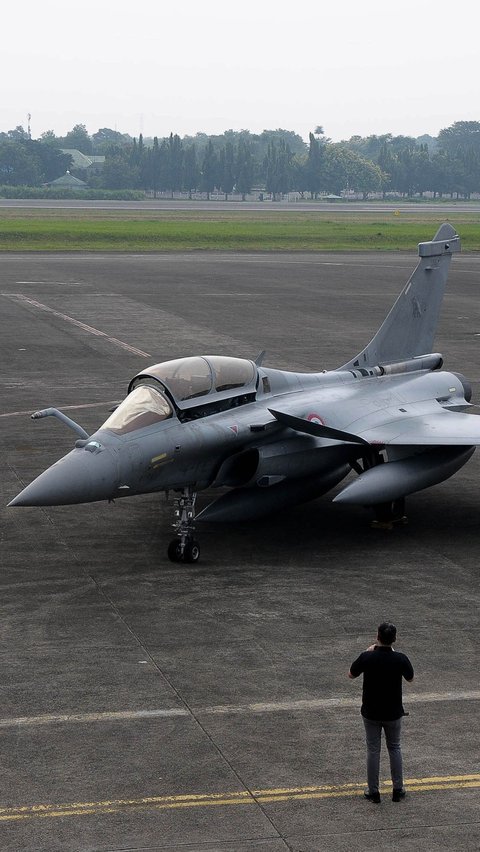 Pesawat tempur Rafale dibekali SCALP, rudal jelajah udara-ke-darat dengan jangkauan lebih dari 300 km.