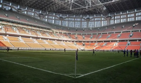 Iwan menjelaskan, rumput di Jakarta International Stadium (JIS) juga belum tentu diganti dengan rumput dari lapangan golf seperti saran dari Menteri PUPR Basuki Hadimuljono.