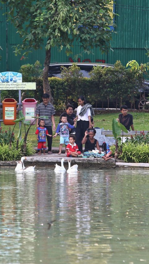 Taman Situ Lembang asal mulanya merupakan sebuah waduk dari sub-sistem Kali Cideng yang dibangun oleh Belanda sekitar tahun 1926.