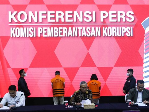 FOTO: Ini Tumpukan Uang Suap Kabasarnas yang Disita KPK, Totalnya Rp999,7 Juta